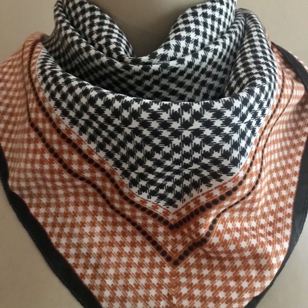 JAKYMAR checkered vintage bandanna